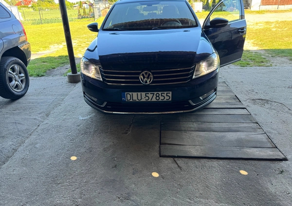 Volkswagen Passat cena 35000 przebieg: 307685, rok produkcji 2012 z Głuchołazy małe 137